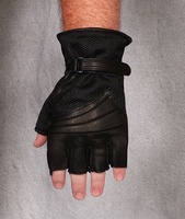 Tm_gel_cruiser_2_fingerless_glove_front