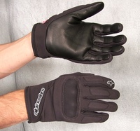 As_c-1_windstopper_glove_primary