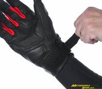 Striker_3_gloves-5