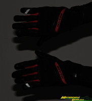 Striker_3_gloves-10