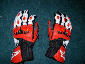 Gloves_001
